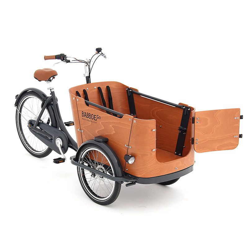 Le vélo cargo Babboe Go avec une porte pratique